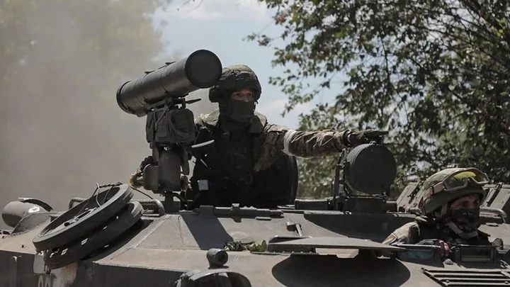 w09 133515w26102153Russianservicemen