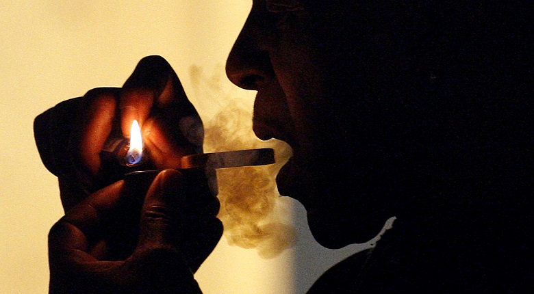 Χειροπέδες σε δύο άνδρες για κατοχή κάνναβης έξω από νηπιαγωγείο στον δήμο Νεάπολης Συκεών κατά τον έλεγχο 1 marijuana1